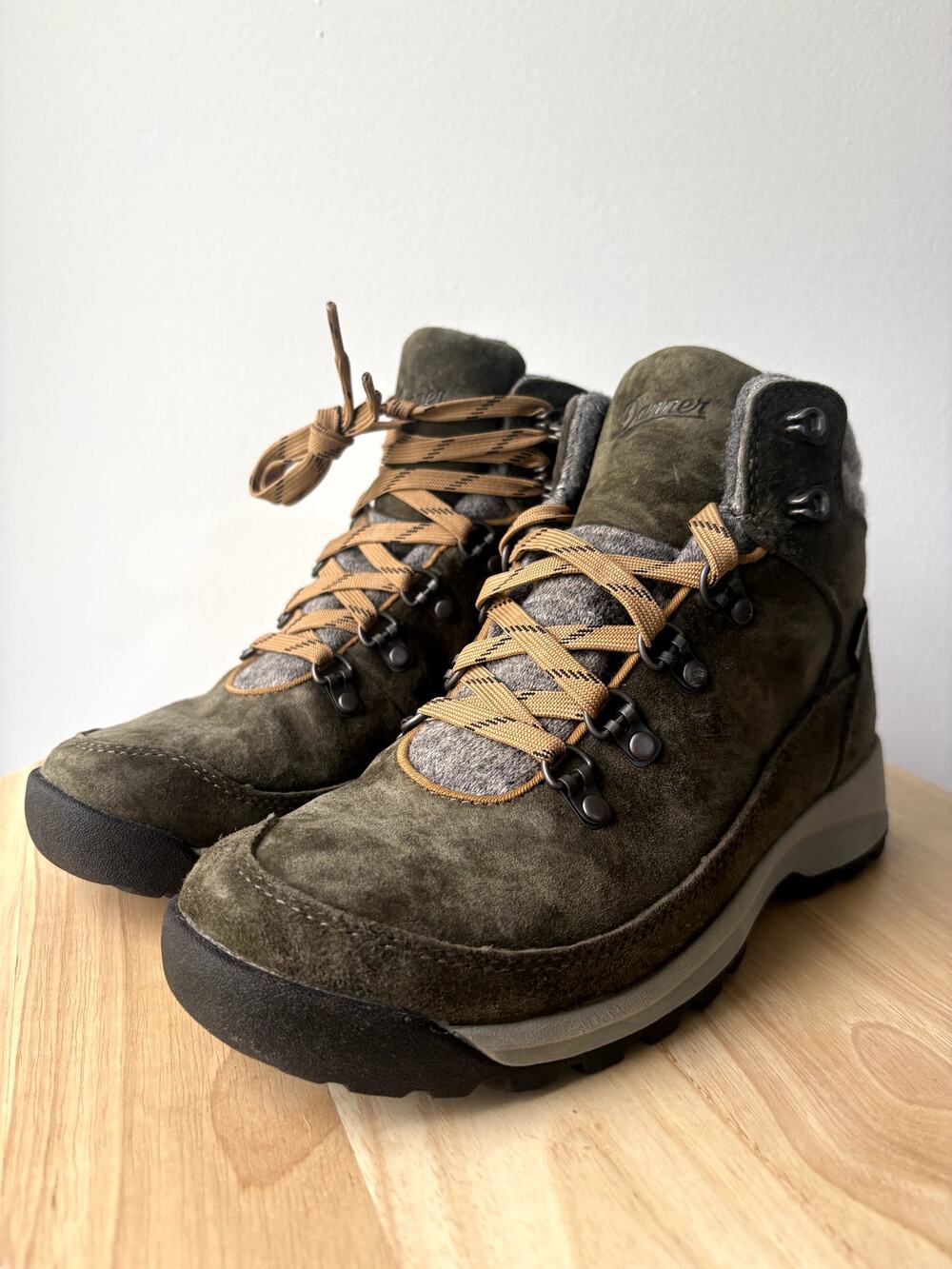 Danner Womens Adrika Hiker Wool Waterproof Boots Olive Suede Grey Size 5.5